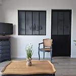 Sur Port - 78m2 Balcon Apartment