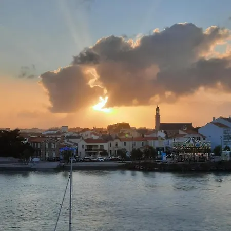 Sur Port - 78m2 Balcon Appartamento