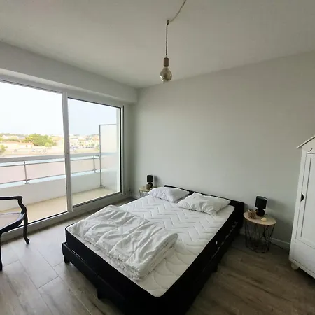 Lumineux 80m2 Avec Balcon Sur Le Port Fidele